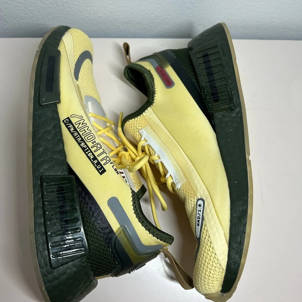 Adidas Men’s NMD R1 Spectoo “Star Wars Bossk” Yellow Men's 5.5/Women's 6.5 - Picture 7 of 7